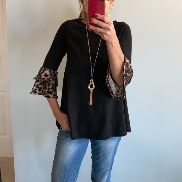 Black & Animal Print Flutter Sleeve Tunic Top - Picture 2 of 11